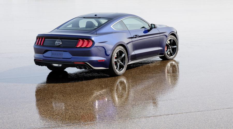  Ford Mustang Bullitt Kona Blue 2018 года  (NA) (фото 5 из 8)
